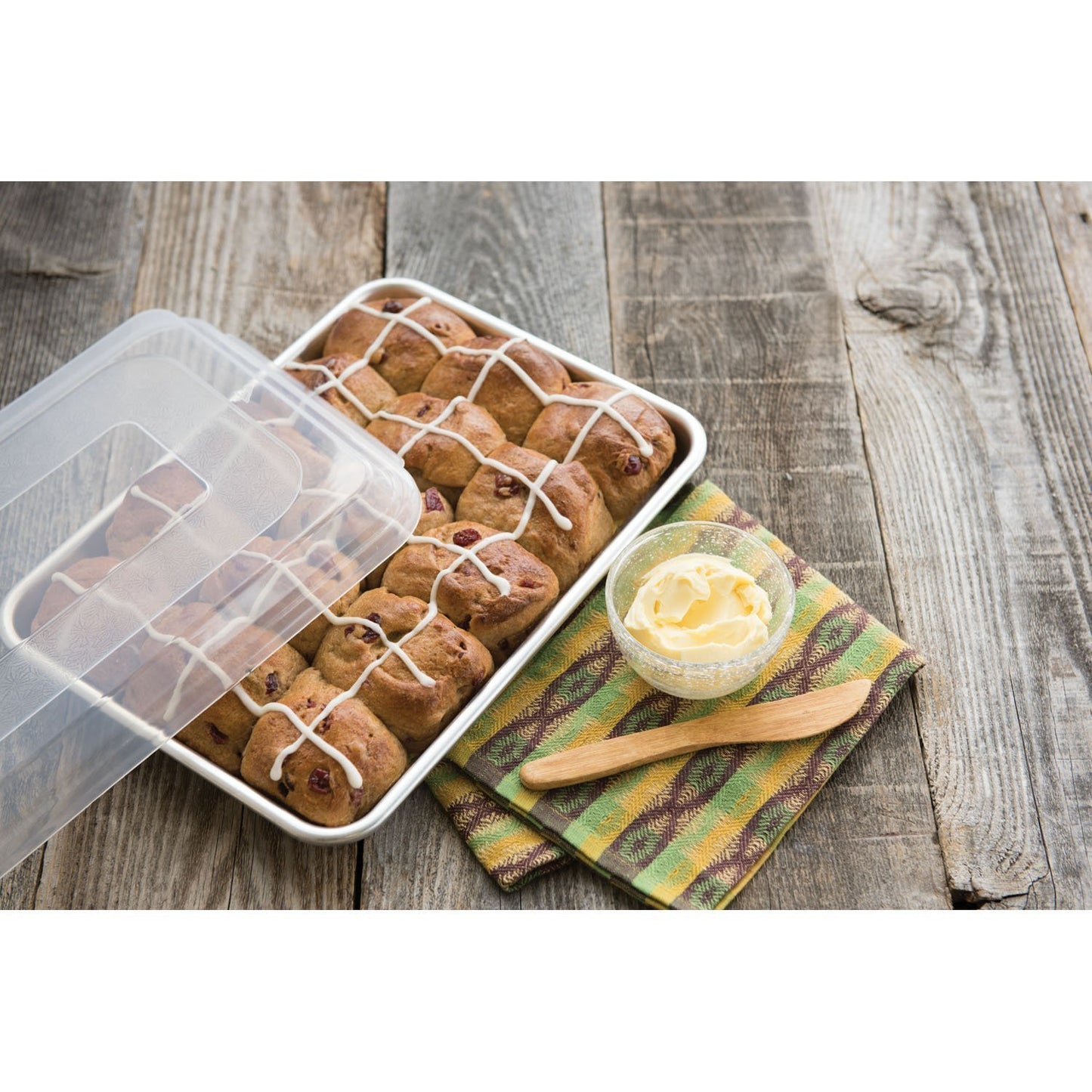 Nordic Ware Naturals® Quarter Sheet with Oven-Safe Nonstick Grid